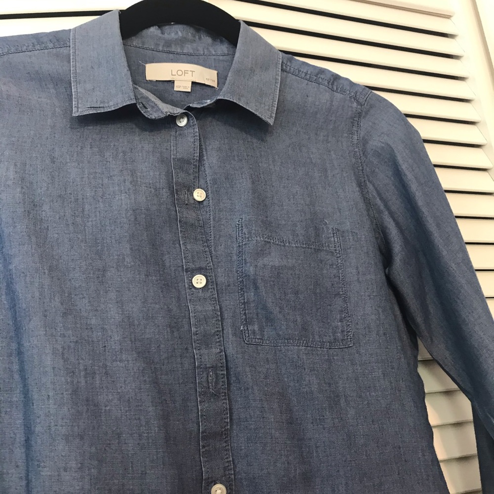 Ann Taylor Loft Chambray Button Down, Euc Xsp - image 2